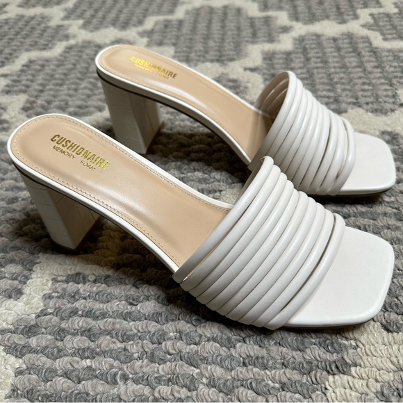 Cushionaire Imrma Strappy Block Heel Sandals - Picture 4 of 10